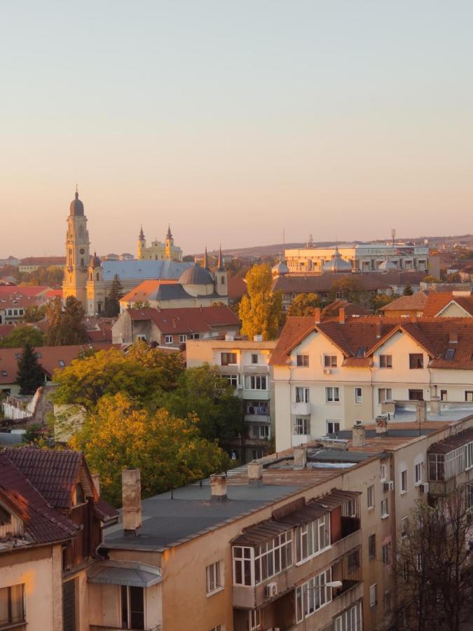 Over The City Oradea Bagian luar foto