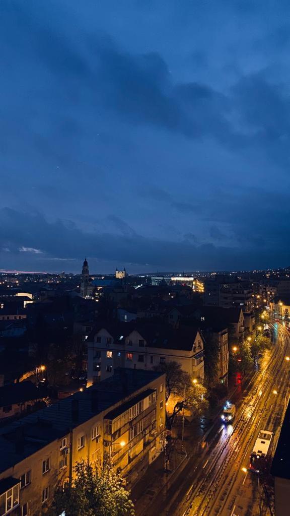 Over The City Oradea Bagian luar foto