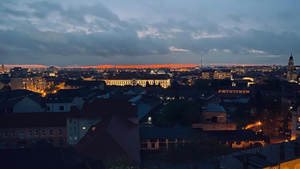 Over The City Oradea Bagian luar foto